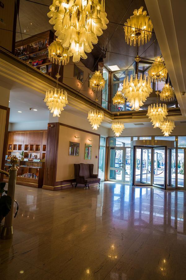 Hotel Sevlievo Plaza Exterior foto